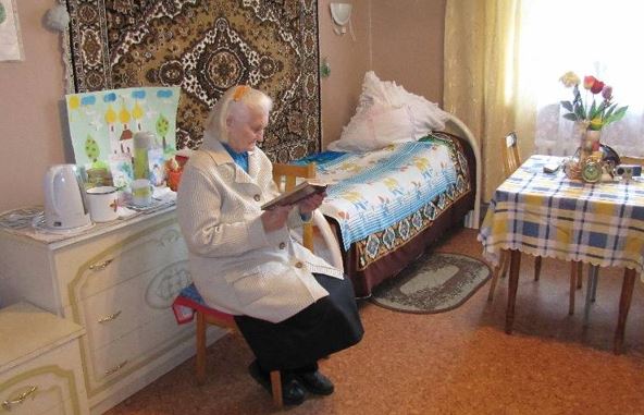 У будинку для літніх людей, де я відвідувала маму, жила ще тітка Галя, яка у свої 97 років уже не могла говорити. Але одного разу медбрат відкрив мені її таємницю, і я ахнула