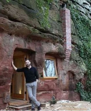 Чоловік перетворив печеру на розкішний будинок своєї мрії